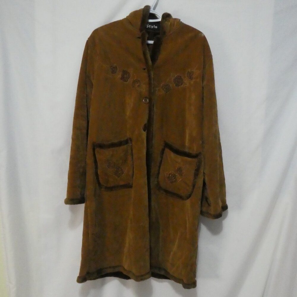 STYLE | large | Brown Hooded Coat with Embroidery